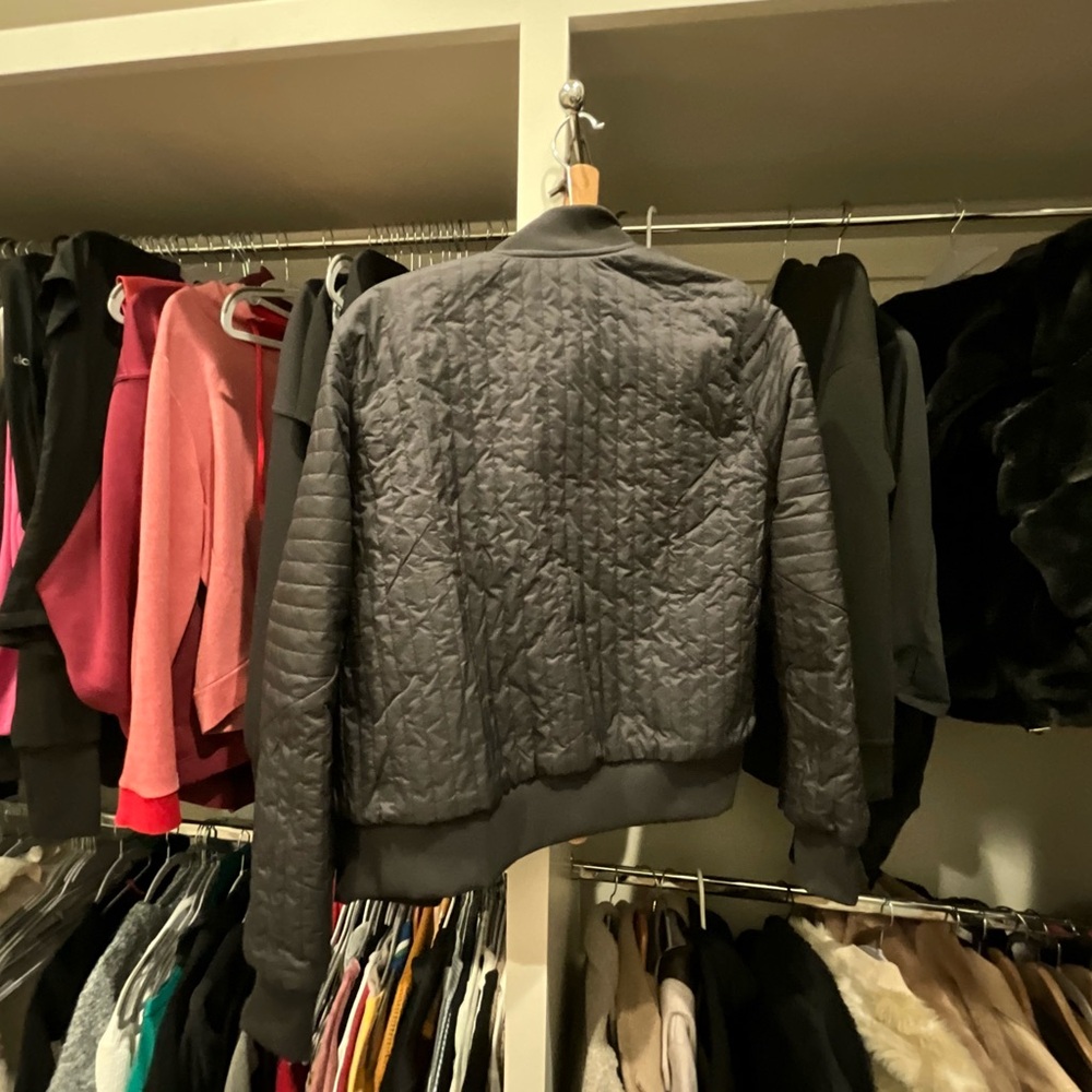 Lululemon Athletica Gray Bomber Jacket Quilted Style